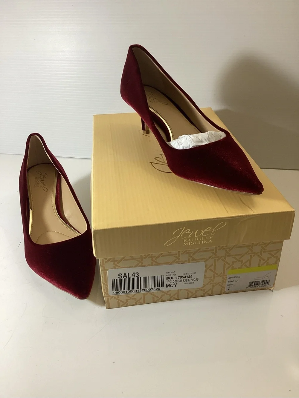 JEWEL BADGLEY MISCHKA Women's Enola Velvet Pumps